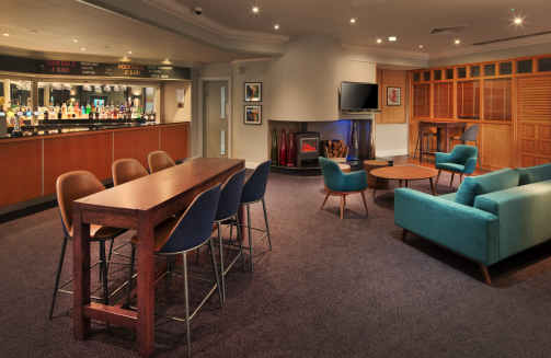 Doubletree Hilton Manchester Airport bar'
